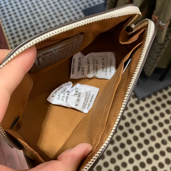 Disney X Coach Cosmetic Case 17 With Dumbo - Picture 3 of 3